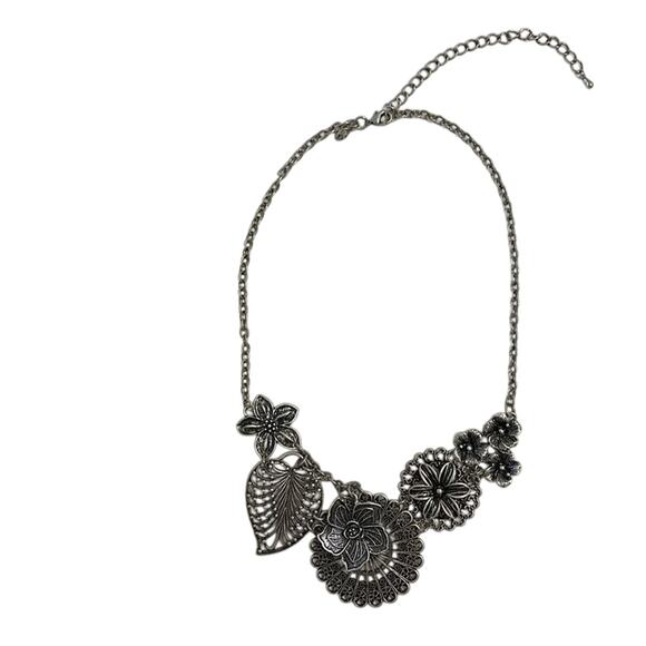 Premier Designs Necklace and Earrings Set Silver Tone Flower Jewelry Chain Set - Picture 10 of 11